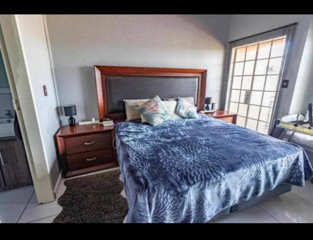 2 BEDROOM TOWNHOUSE FOR SALE IN NORKEM PARK